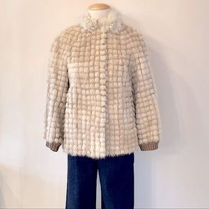 Gorgeous white blonde ‘popcorn’ fur jacket with knit cuffs size S/M